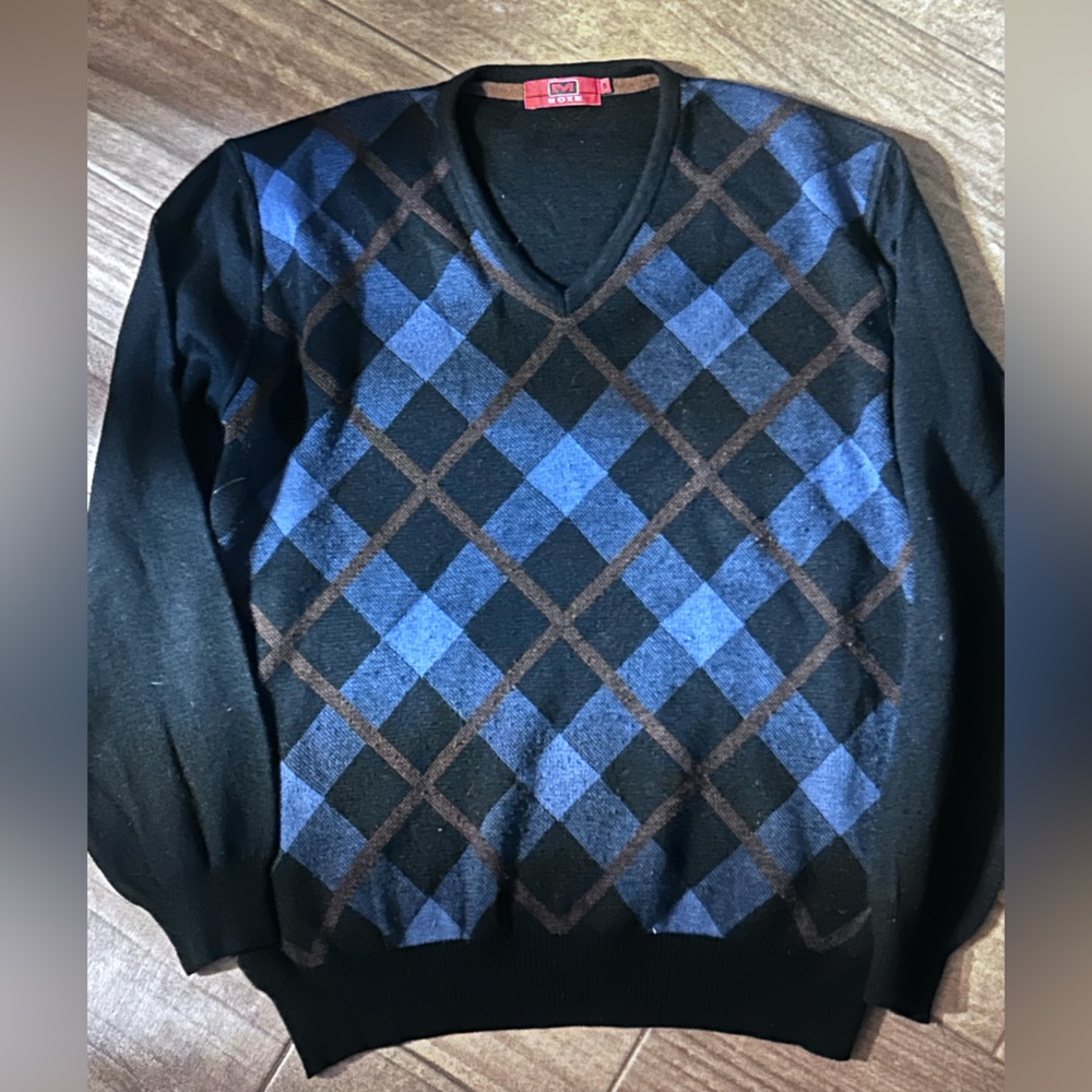 Men’s V-Neck Argyle Sweater - Black and Blue